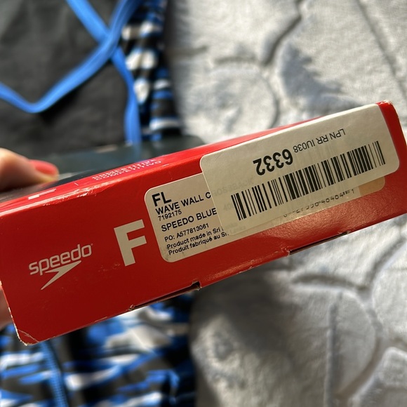 Speedo 26 blue fun print swimsuit - Picture 13 of 15